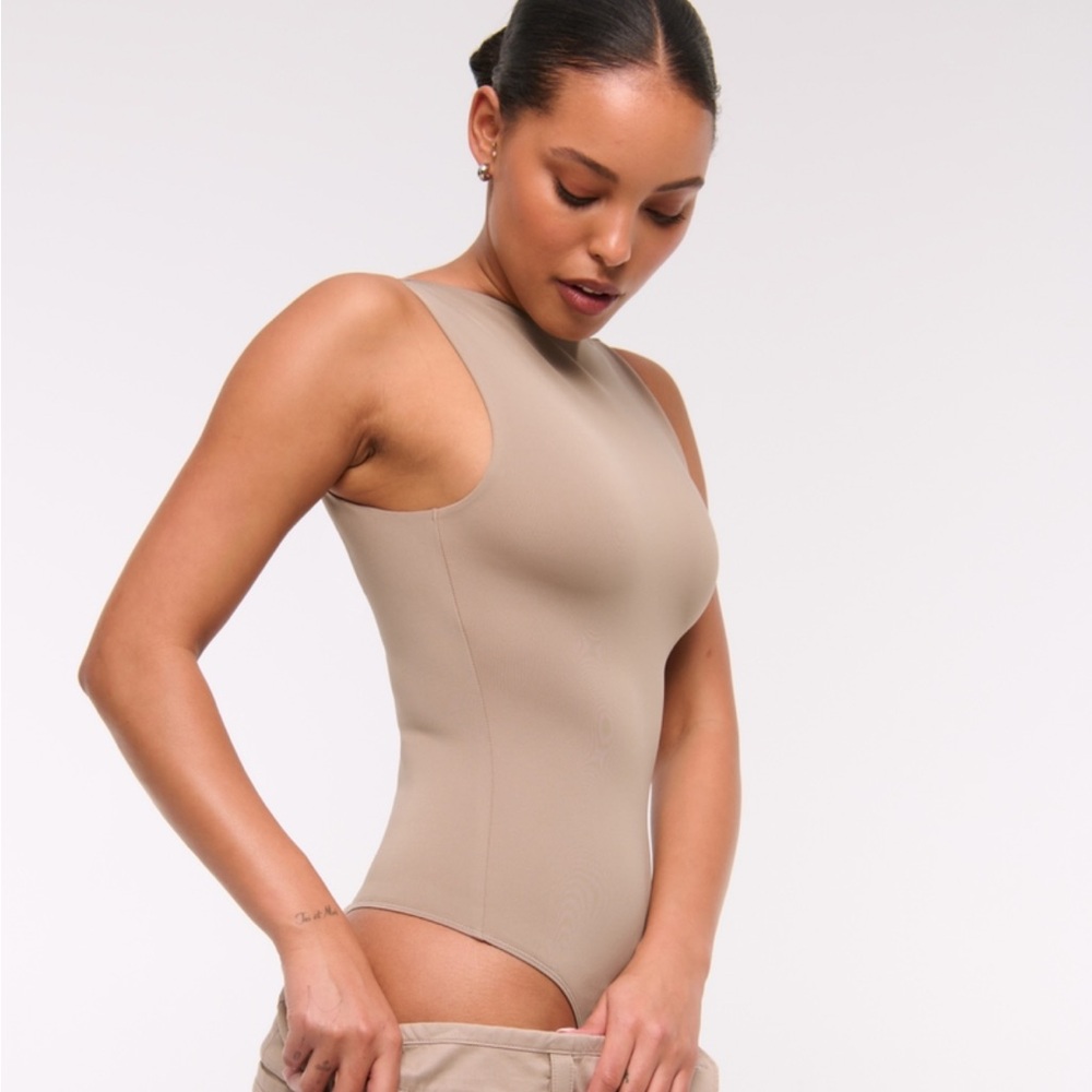 Abercrombie & Fitch Taupe Bodysuit - Picture 4 of 4